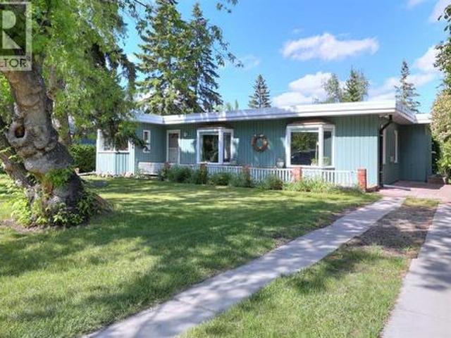 8908 33 Avenue Nw, Calgary, AB, T3B 1M6 house for sale | Listing ID A2317 | Royal LePage