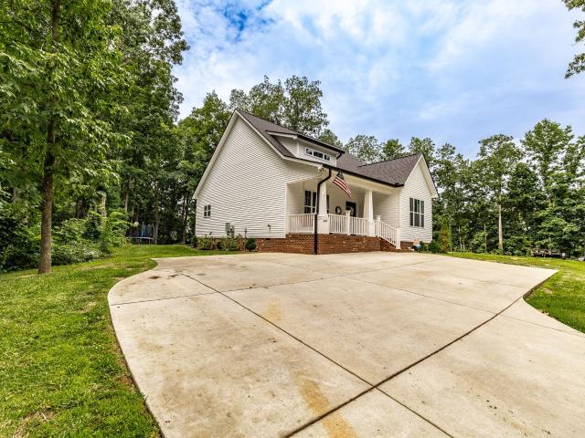 8909 Cedar Grove Rd