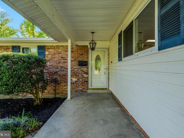 8909 Victoria Road