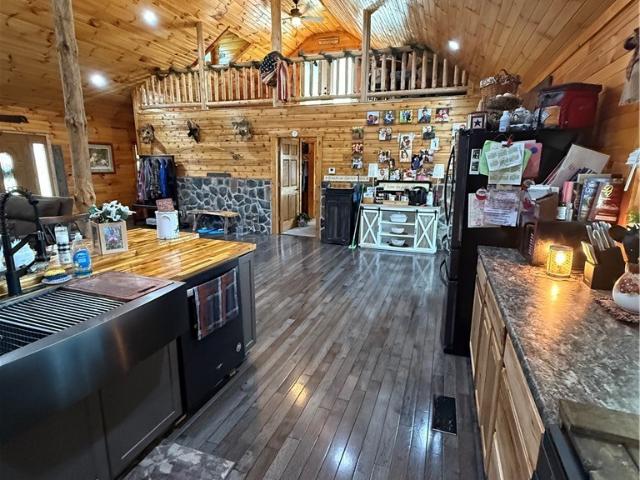 8902 N State Route 78