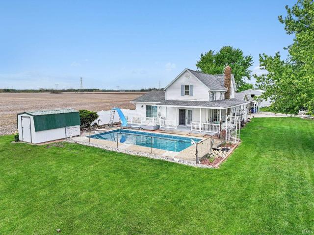 8902 S 900 E Road