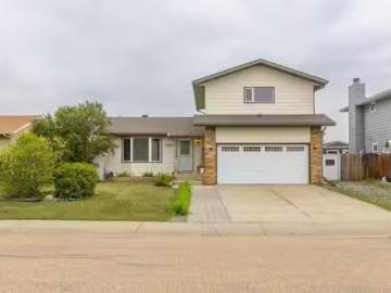 8902 107 Avenue, Morinville, AB, T8R 1C6 house for sale Lis.