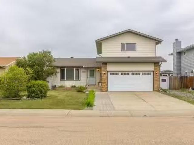8902 107 Avenue, Morinville, AB, T8R 1C6 house for sale Lis.