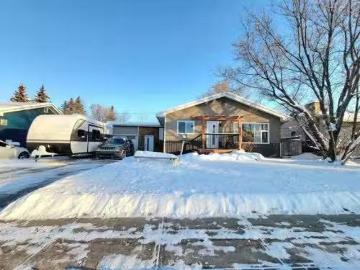 8903 100 Street, Grande Prairie, AB, T8V 3H9 house for sale.