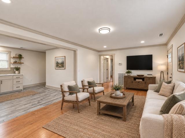 890 Irma Ct