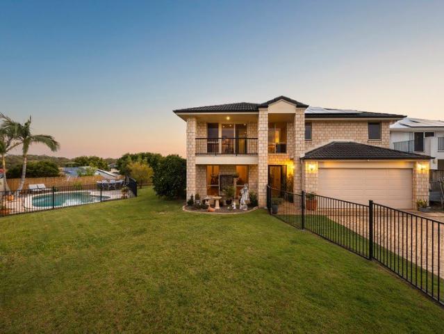 890sqm block! Huge Family Home. Panoramic Views, Pool & More!