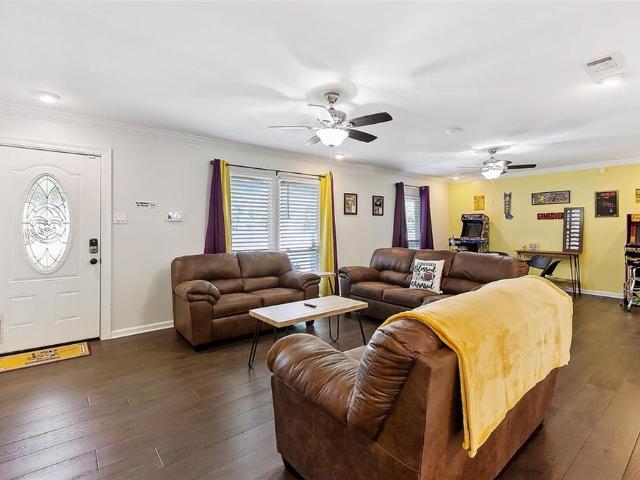 8915 Nolen Drive