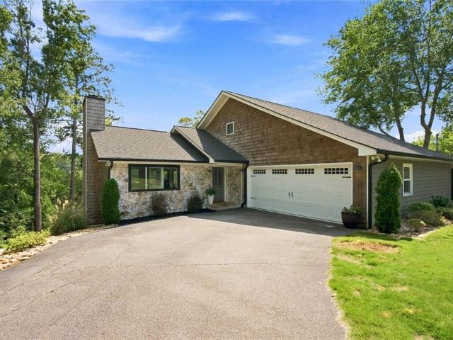 8915 Bay Lane