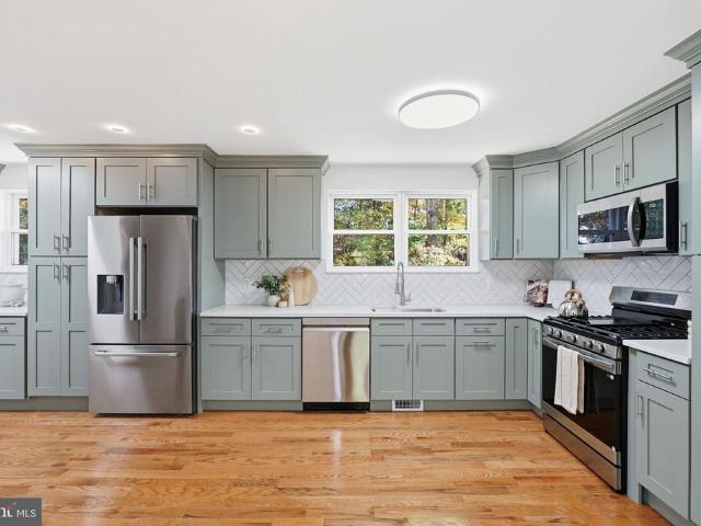 8910 Alliston Hollow Way