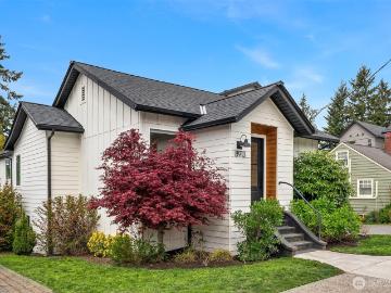 8913 8th Ave NE, Seattle, WA 98115 | MLS #2537