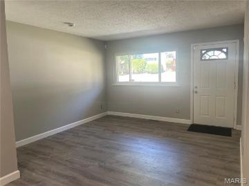 8922 Higginson Ave, Bel Ridge, MO 63121 | MLS #26011