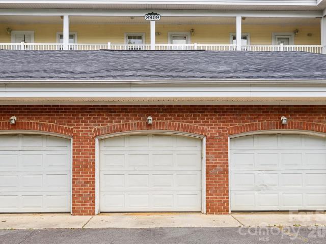 8923 Meadow Vista Rd, Charlotte, NC 28213 | MLS #4372