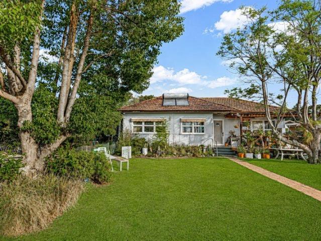892.3SQM OF LAND | 2KM TO ST MARYS STATION