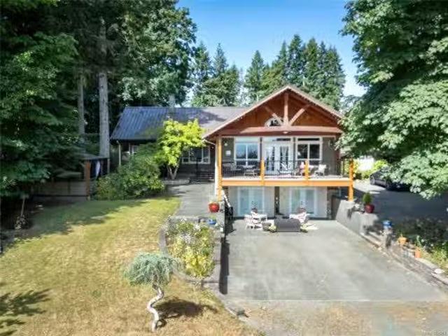 8947 Clarkson Ave, Black Creek, BC, V9T 1B2 Luxury House for.