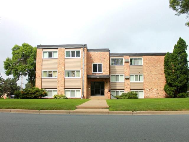 8940 Wentworth Apartments
