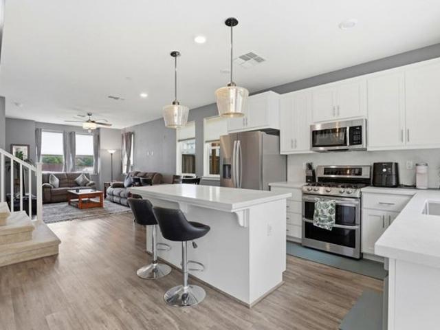 894 Brennan Way, Hollister, CA 95023
