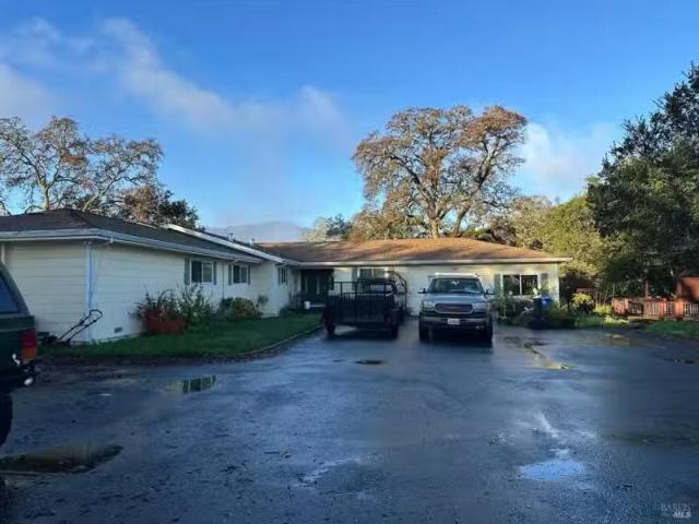 894 N CLOVERDALE BLVD, CLOVERDALE, CA 95425