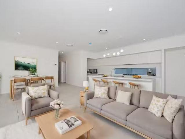 8954 The Point Circuit, Hope Island, QLD 4212 House for Rent