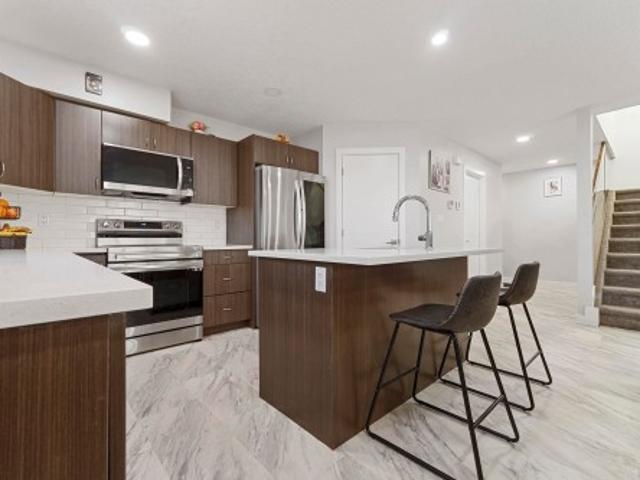 8955 Street Nw, Edmonton, AB, T5R 1E6 duplex for sale | Listing ID E4505 | Royal LePage