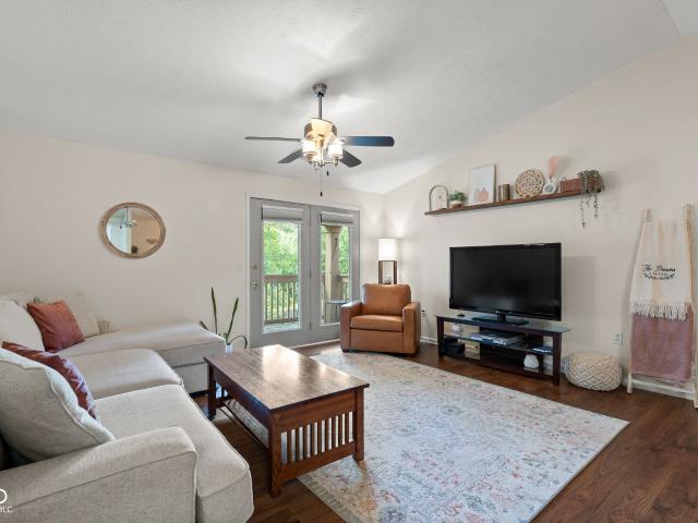 8950 Hunters Creek Drive # 208