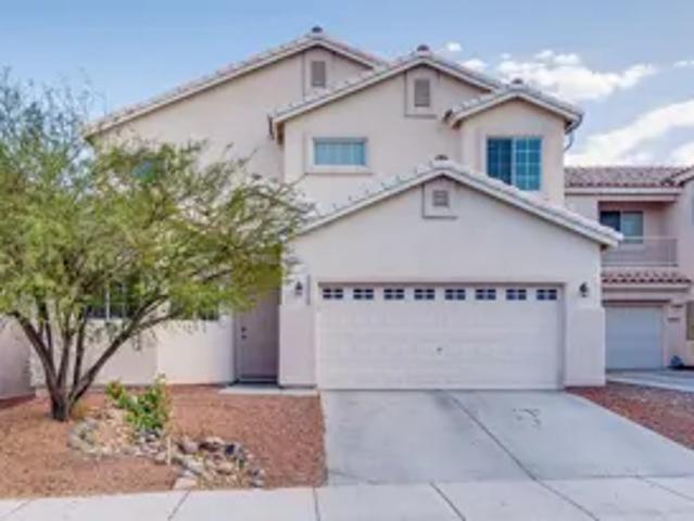 8951 Snowtrack Ave, 3 beds, 3 full baths
