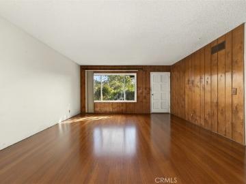 8952 Fletcher Valley