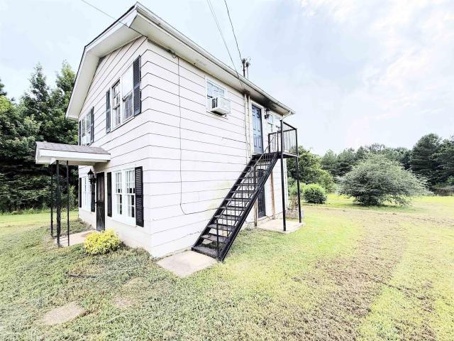 8953 Frankfort Rd