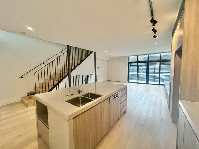 8/95 Darebin Street, Heidelberg