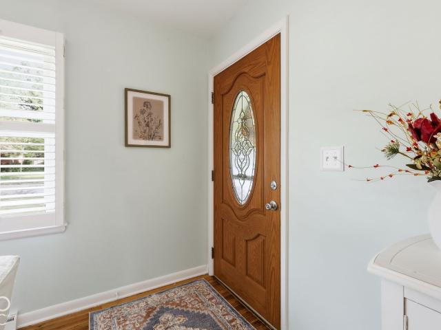 895 W Poplar Street