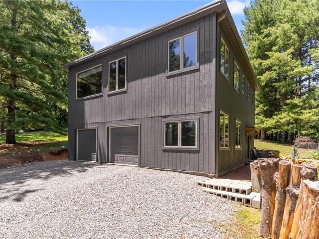896 Alta Vista Lane