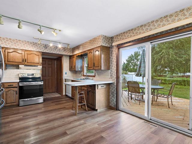 896 W 18TH Avenue