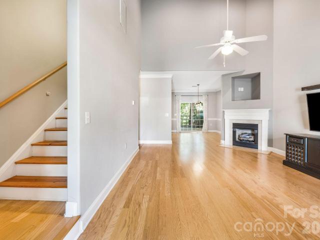 896 West Pointe Drive