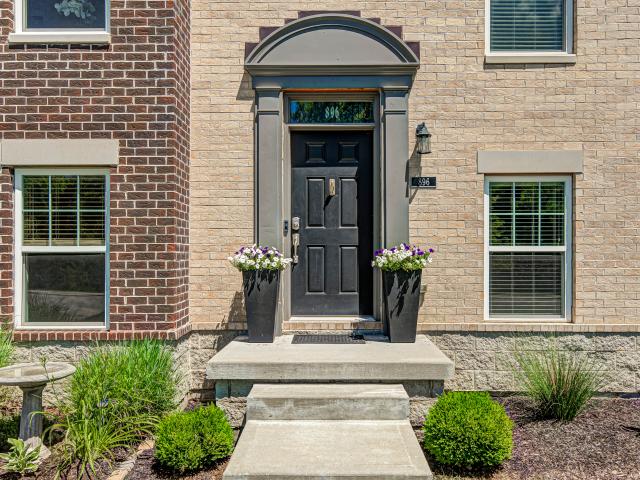 896 Yorkshire Lane