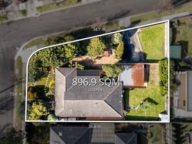 896SQM CORNER, TWO FRONTAGES, ENDLESS OPTIONS STCA