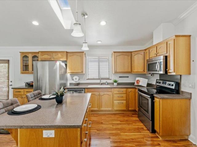 8975 Lawrence Welk Dr 31