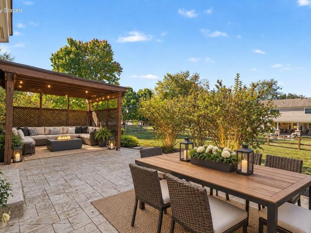 8989 Crimson Oak Drive