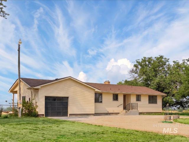 8989 Hillview Rd