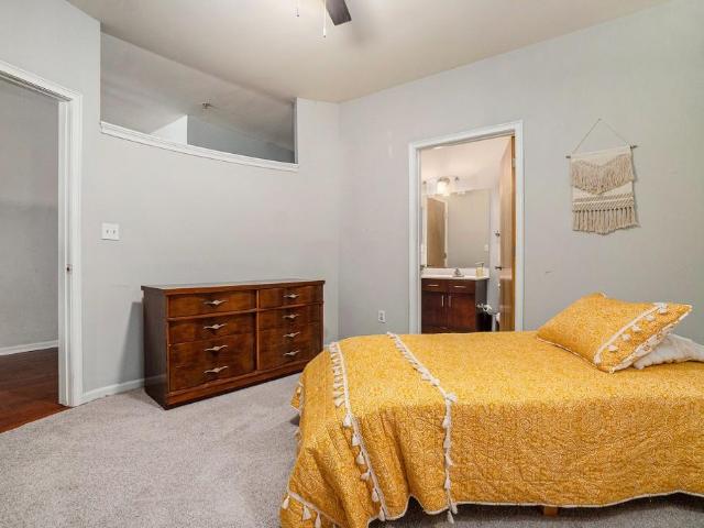 898 Oak Street SW 3213