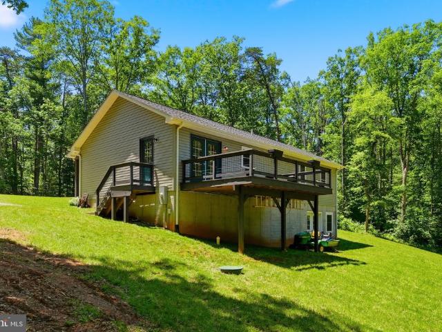 898 Seville Rd
