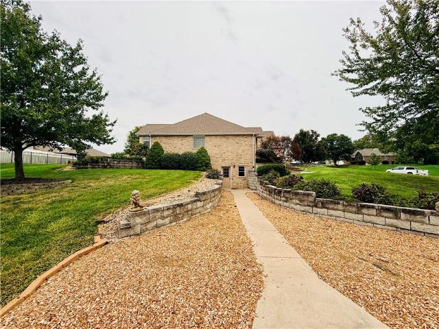 898 Willow Tree Court