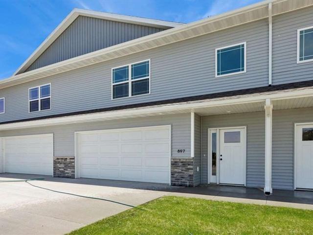 899 North St, Williamsburg, IA 52361