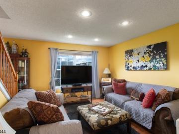 89 Vaughan Dr # 89
