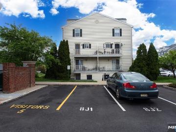89 Vaughan Drive # 824