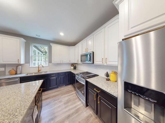 89 W Paw Avenue