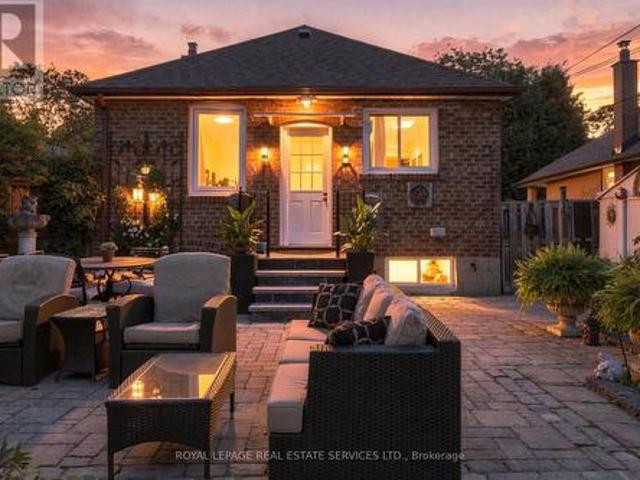89 Yorkview Drive, Toronto, ON, M8Z 2G3 house for sale | Listing ID W14031 | Royal LePage