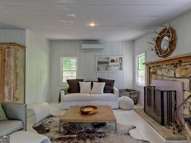89 Arkansas Lane