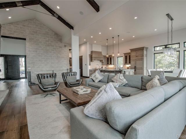 89 Barton Way