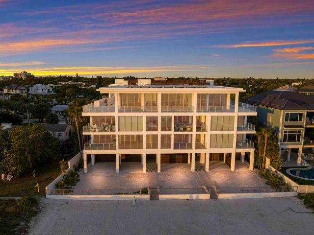 84 Avenida Veneccia UNIT 202, Sarasota, FL
