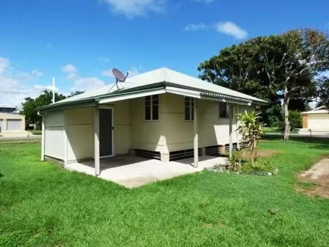 89 Biggs Avenue, Beachmere, QLD 4510