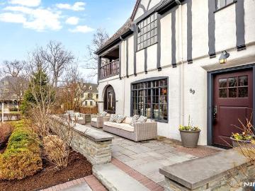 89 Douglas Road